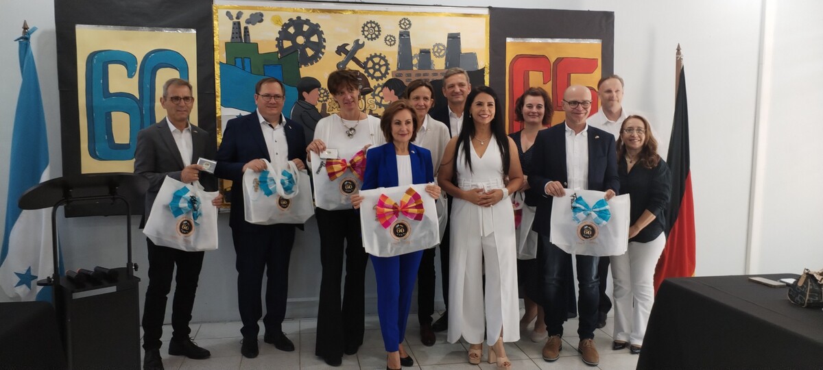 Acto Cívico conmemora 60 años de éxito técnico y cooperación Alemana